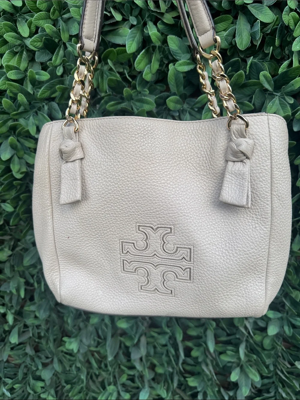Tory Burch Cream Pebbled Leather Chain-Handle Shoulder Bag with Logo